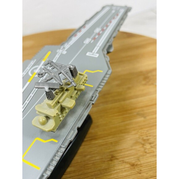 VTG 2002 Motor Max#76787  Diecast Midway 9" Aircraft Carrier Model W Helicopter - Picture 5 of 11